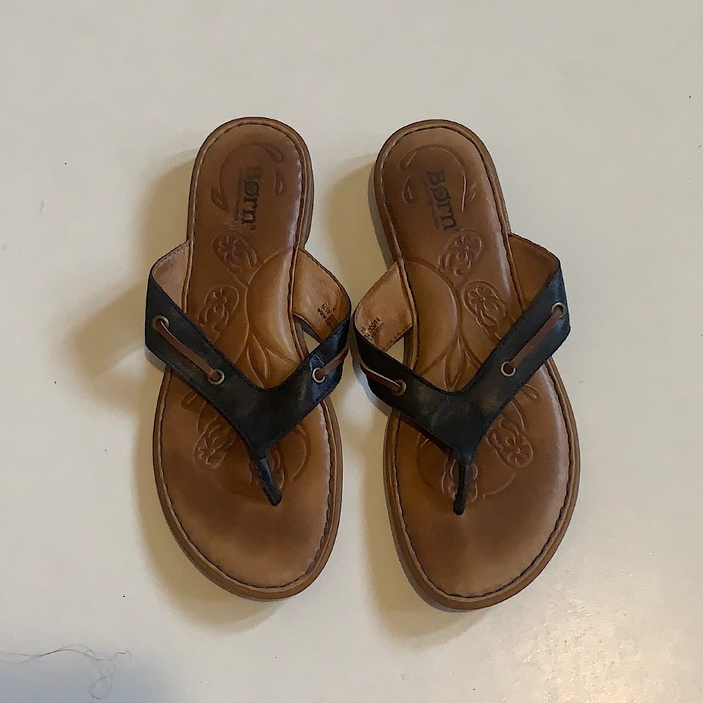 Born flip flops dark blue